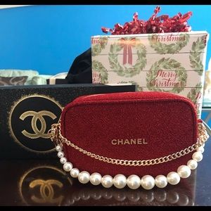Chanel Holiday Good to Glow beauty makeup set